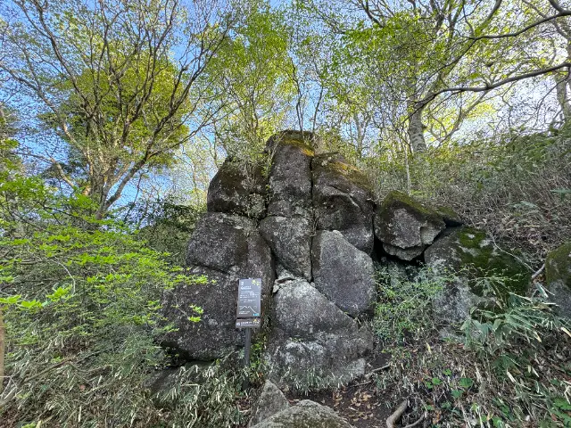 筑波山 巨石・怪石と新緑